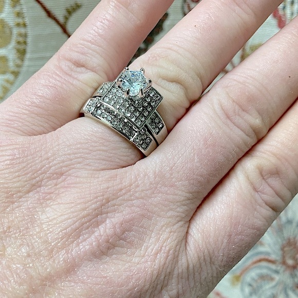 NEW WHITE GOLD FILLED 1CT AAA CZ DIAMOND ENGAGEMENT RING - Picture 3 of 7